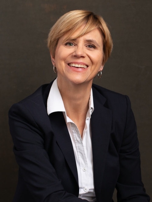 Simona Dematté, Sekretärin